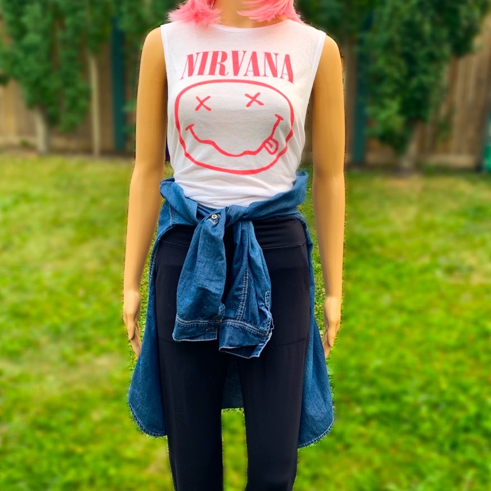 Nirvana sleeveless open-back shirt - Picture 2 of 14
